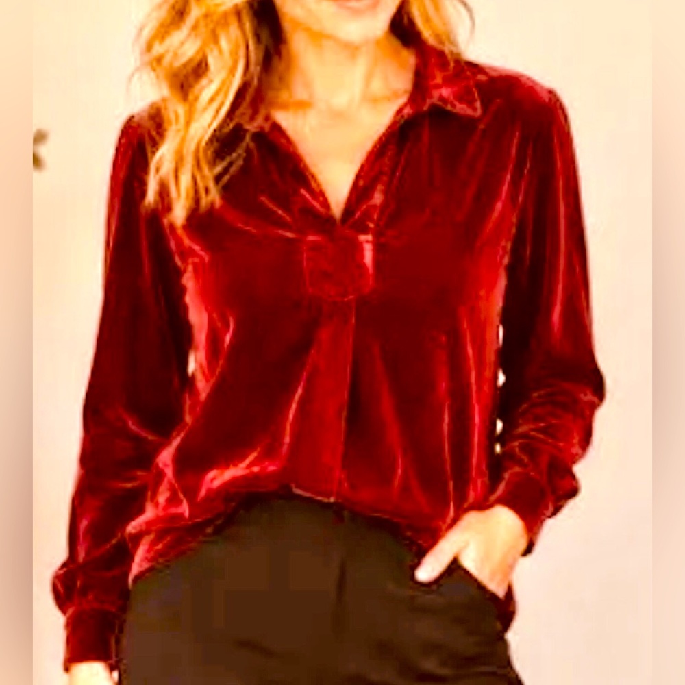 Sundance Velvet Split-Neck Long-Sleeve Top - Red
S